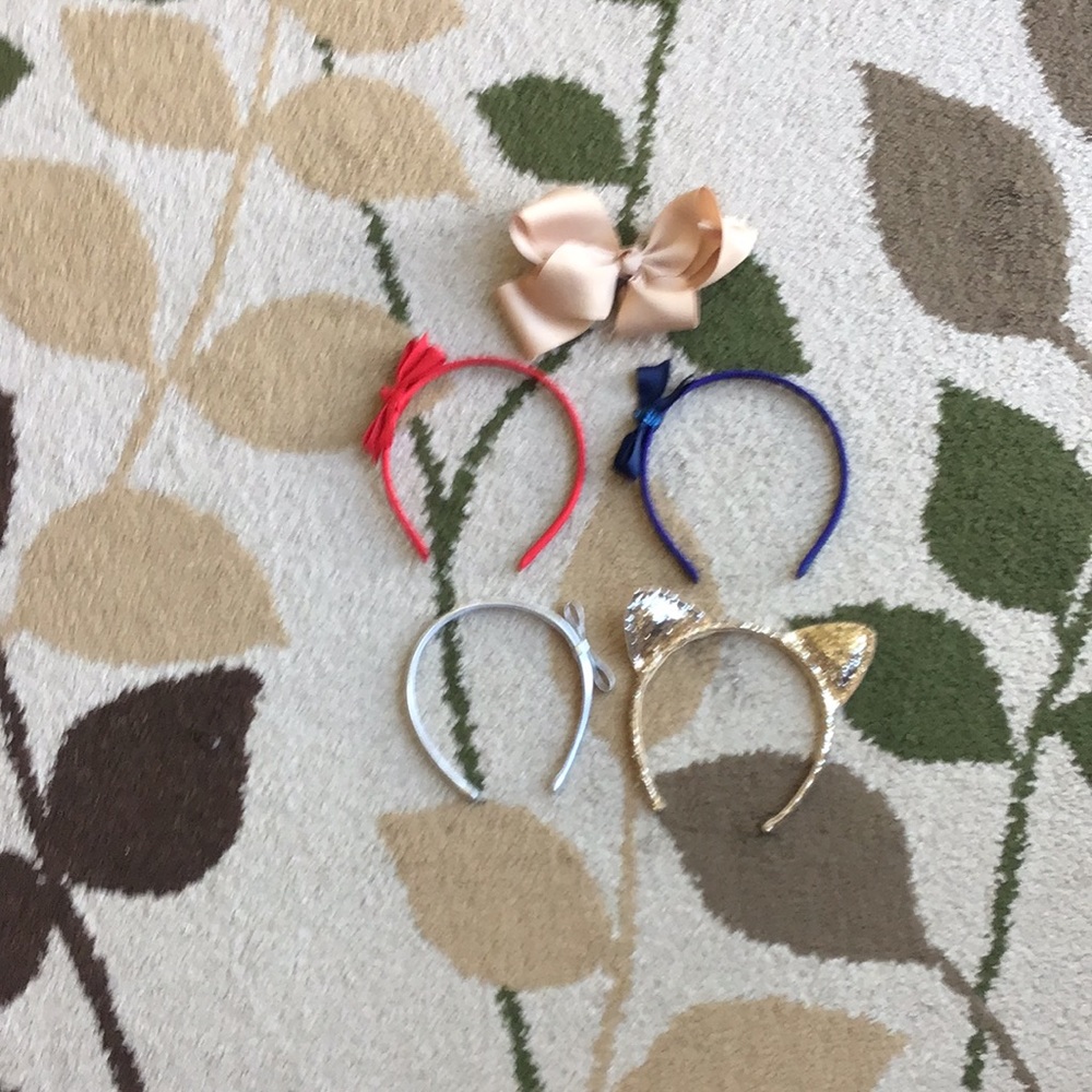 4 headbands with 1 bow !